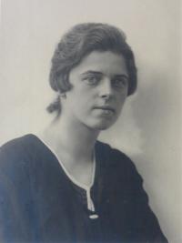 Georgette Klein als junge Frau